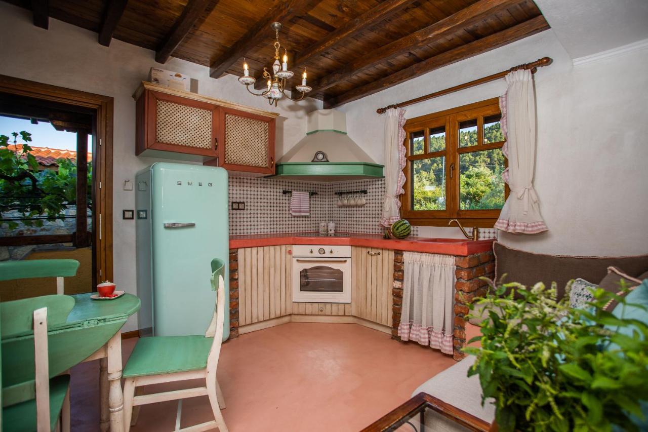 Ta Petrina Appartement Vourvourou Buitenkant foto